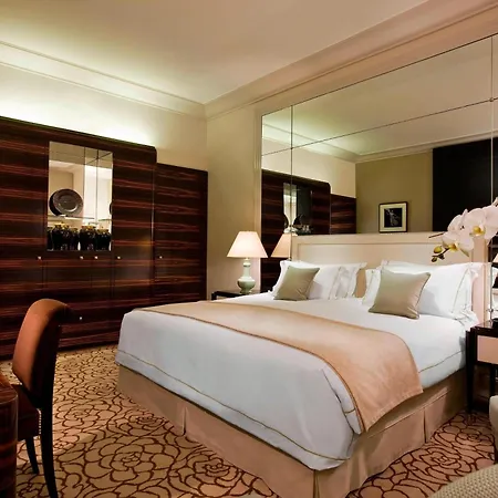 De Galles, A Luxury Collection Hotel, Szálloda 5*