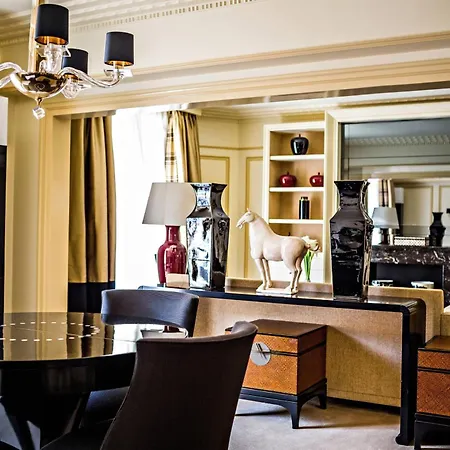De Galles, A Luxury Collection Hotel, Szálloda 5*