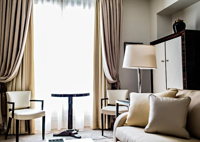 De Galles, A Luxury Collection Hotel, Hotel 5*